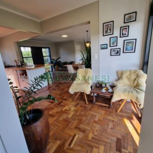 Casa com 250m², 3 dormitórios, 4 vagas, no bairro Salgado Filho em Caxias do Sul para Alugar