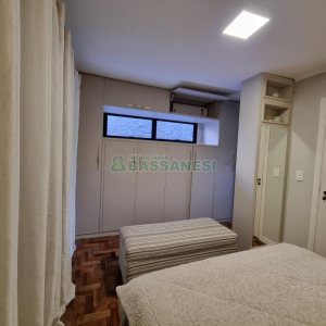 Casa com 250m², 3 dormitórios, 4 vagas, no bairro Salgado Filho em Caxias do Sul para Alugar