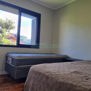 Casa com 250m², 3 dormitórios, 4 vagas, no bairro Salgado Filho em Caxias do Sul para Alugar