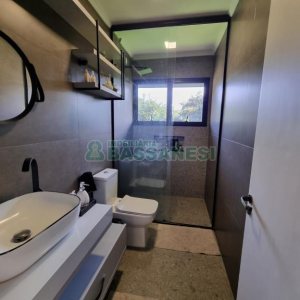 Casa com 250m², 3 dormitórios, 4 vagas, no bairro Salgado Filho em Caxias do Sul para Alugar