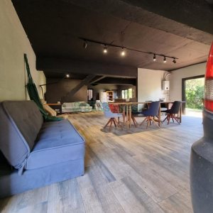 Casa com 250m², 3 dormitórios, 4 vagas, no bairro Salgado Filho em Caxias do Sul para Alugar