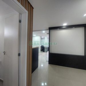 Sala com 60m², 1 vaga, no bairro Centro em Caxias do Sul para Alugar