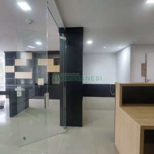 Sala com 60m², 1 vaga, no bairro Centro em Caxias do Sul para Alugar