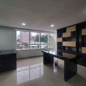 Sala com 60m², 1 vaga, no bairro Centro em Caxias do Sul para Alugar