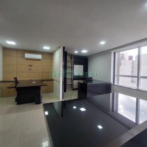Sala com 60m², 1 vaga, no bairro Centro em Caxias do Sul para Alugar