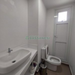 Sala com 60m², 1 vaga, no bairro Centro em Caxias do Sul para Alugar