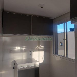Apartamento com 58m², 2 dormitórios, 1 vaga, no bairro Vinhedos em Caxias do Sul para Alugar