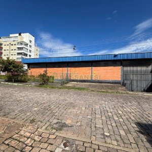 Pavilhão com 670m², no bairro Madureira em Caxias do Sul para Alugar
