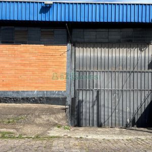 Pavilhão com 670m², no bairro Madureira em Caxias do Sul para Alugar