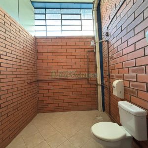 Pavilhão com 670m², no bairro Madureira em Caxias do Sul para Alugar