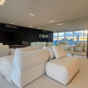 Apartamento com 178m², 2 dormitórios, 2 vagas, no bairro Exposição em Caxias do Sul para Comprar