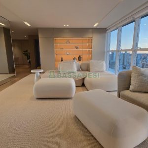 Apartamento com 178m², 2 dormitórios, 2 vagas, no bairro Exposição em Caxias do Sul para Comprar