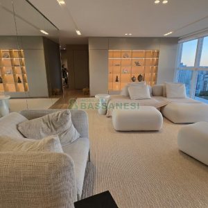 Apartamento com 178m², 2 dormitórios, 2 vagas, no bairro Exposição em Caxias do Sul para Comprar