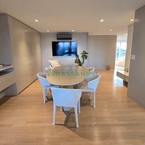 Apartamento com 178m², 2 dormitórios, 2 vagas, no bairro Exposição em Caxias do Sul para Comprar