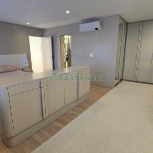 Apartamento com 178m², 2 dormitórios, 2 vagas, no bairro Exposição em Caxias do Sul para Comprar