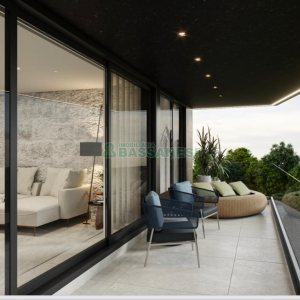 Casa com 673m², 4 dormitórios, 4 vagas, no bairro Nossa Senhora da Saúde em Caxias do Sul para Comprar
