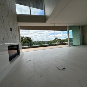 Casa com 673m², 4 dormitórios, 4 vagas, no bairro Nossa Senhora da Saúde em Caxias do Sul para Comprar