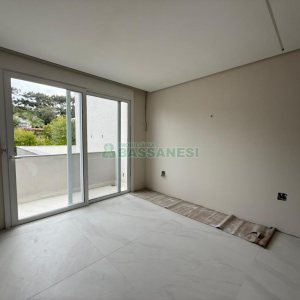 Casa com 673m², 4 dormitórios, 4 vagas, no bairro Nossa Senhora da Saúde em Caxias do Sul para Comprar