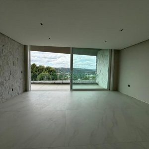 Casa com 673m², 4 dormitórios, 4 vagas, no bairro Nossa Senhora da Saúde em Caxias do Sul para Comprar