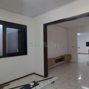 Casa com 263m², 3 dormitórios, 2 vagas, no bairro Charqueadas em Caxias do Sul para Alugar