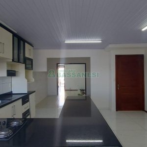 Casa com 263m², 3 dormitórios, 2 vagas, no bairro Charqueadas em Caxias do Sul para Alugar