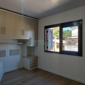 Casa com 263m², 3 dormitórios, 2 vagas, no bairro Charqueadas em Caxias do Sul para Alugar