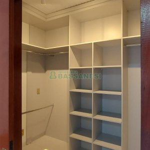 Casa com 263m², 3 dormitórios, 2 vagas, no bairro Charqueadas em Caxias do Sul para Alugar