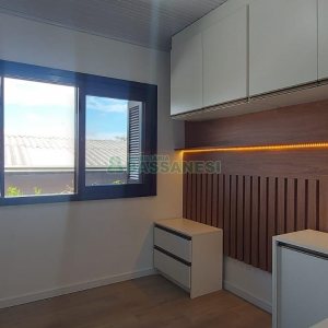 Casa com 263m², 3 dormitórios, 2 vagas, no bairro Charqueadas em Caxias do Sul para Alugar