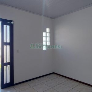 Casa com 263m², 3 dormitórios, 2 vagas, no bairro Charqueadas em Caxias do Sul para Alugar