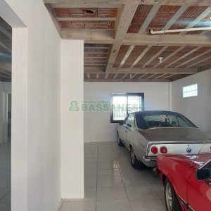 Casa com 263m², 3 dormitórios, 2 vagas, no bairro Charqueadas em Caxias do Sul para Alugar