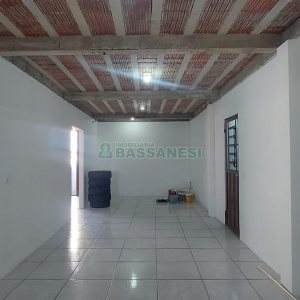 Casa com 263m², 3 dormitórios, 2 vagas, no bairro Charqueadas em Caxias do Sul para Alugar