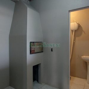 Casa com 263m², 3 dormitórios, 2 vagas, no bairro Charqueadas em Caxias do Sul para Alugar