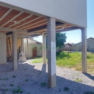 Casa com 263m², 3 dormitórios, 2 vagas, no bairro Charqueadas em Caxias do Sul para Alugar