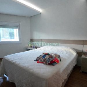 Predio com 422m², 6 vagas, no bairro São Leopoldo em Caxias do Sul para Comprar