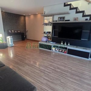 Predio com 422m², 6 vagas, no bairro São Leopoldo em Caxias do Sul para Comprar