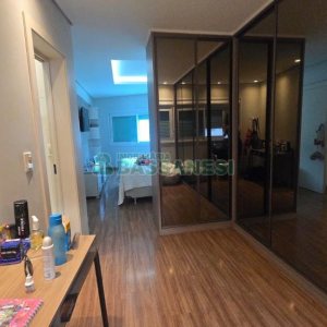 Predio com 422m², 6 vagas, no bairro São Leopoldo em Caxias do Sul para Comprar