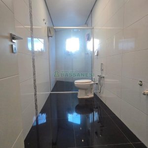 Predio com 422m², 6 vagas, no bairro São Leopoldo em Caxias do Sul para Comprar