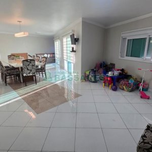 Predio com 422m², 6 vagas, no bairro São Leopoldo em Caxias do Sul para Comprar