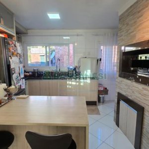 Predio com 422m², 6 vagas, no bairro São Leopoldo em Caxias do Sul para Comprar