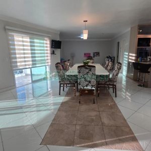 Predio com 422m², 6 vagas, no bairro São Leopoldo em Caxias do Sul para Comprar