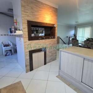 Predio com 422m², 6 vagas, no bairro São Leopoldo em Caxias do Sul para Comprar