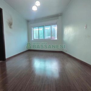 Predio com 422m², 6 vagas, no bairro São Leopoldo em Caxias do Sul para Comprar