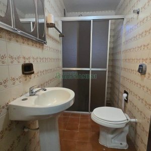 Predio com 422m², 6 vagas, no bairro São Leopoldo em Caxias do Sul para Comprar