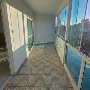 Predio com 422m², 6 vagas, no bairro São Leopoldo em Caxias do Sul para Comprar