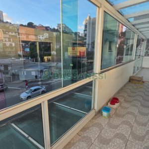 Predio com 422m², 6 vagas, no bairro São Leopoldo em Caxias do Sul para Comprar