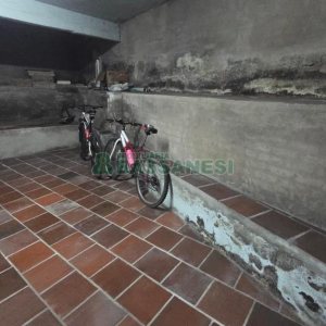 Predio com 422m², 6 vagas, no bairro São Leopoldo em Caxias do Sul para Comprar