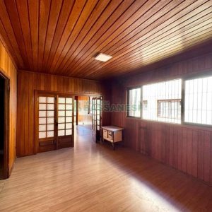 Casa com 314m², 3 dormitórios, 2 vagas, no bairro Cinqüentenário em Caxias do Sul para Alugar