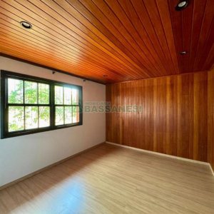 Casa com 314m², 3 dormitórios, 2 vagas, no bairro Cinqüentenário em Caxias do Sul para Alugar