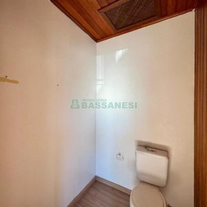 Casa com 314m², 3 dormitórios, 2 vagas, no bairro Cinqüentenário em Caxias do Sul para Alugar