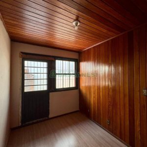 Casa com 314m², 3 dormitórios, 2 vagas, no bairro Cinqüentenário em Caxias do Sul para Alugar